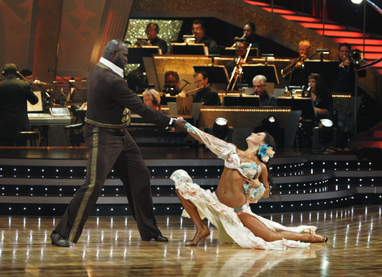 Still of Lawrence Taylor and Edyta Sliwinska in Dancing with the Stars (2005)