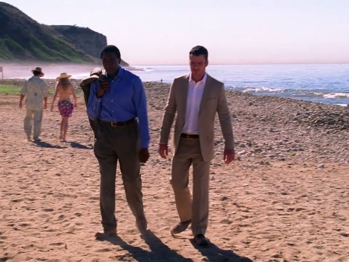 Still of Carl Lumbly and Kevin Weisman in Alias (2001)