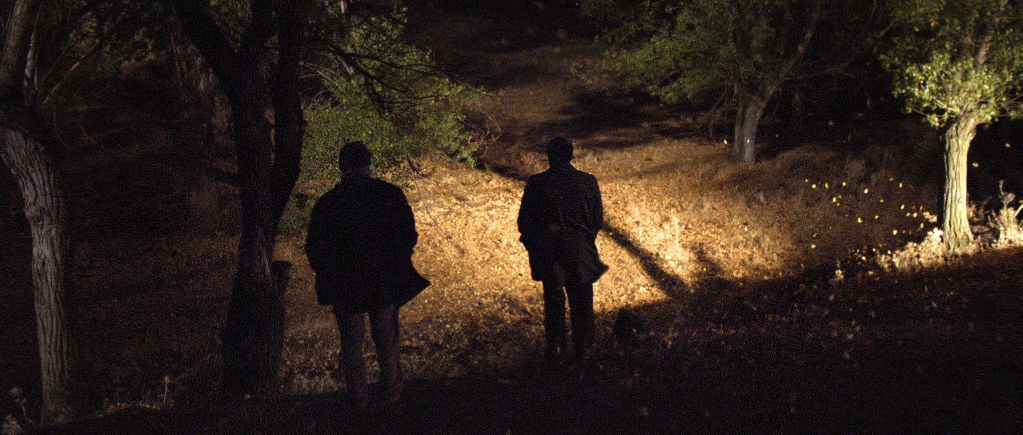 Still of Taner Birsel and Muhammet Uzuner in Bir zamanlar Anadolu'da (2011)