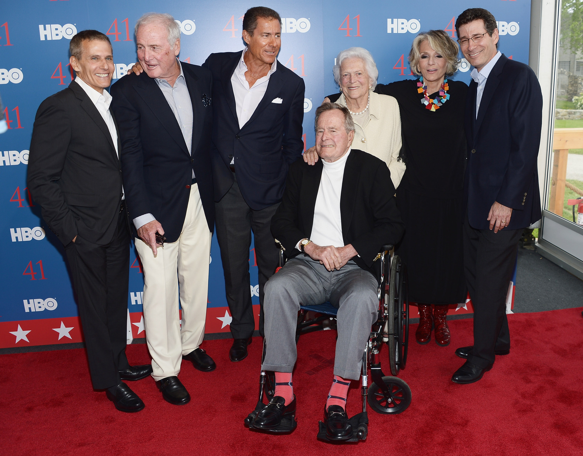 Jerry Weintraub, Barbara Bush, George Bush, Sheila Nevins, Michael Lombardo, Richard Plepler and Eric Kessler at event of 41 (2012)