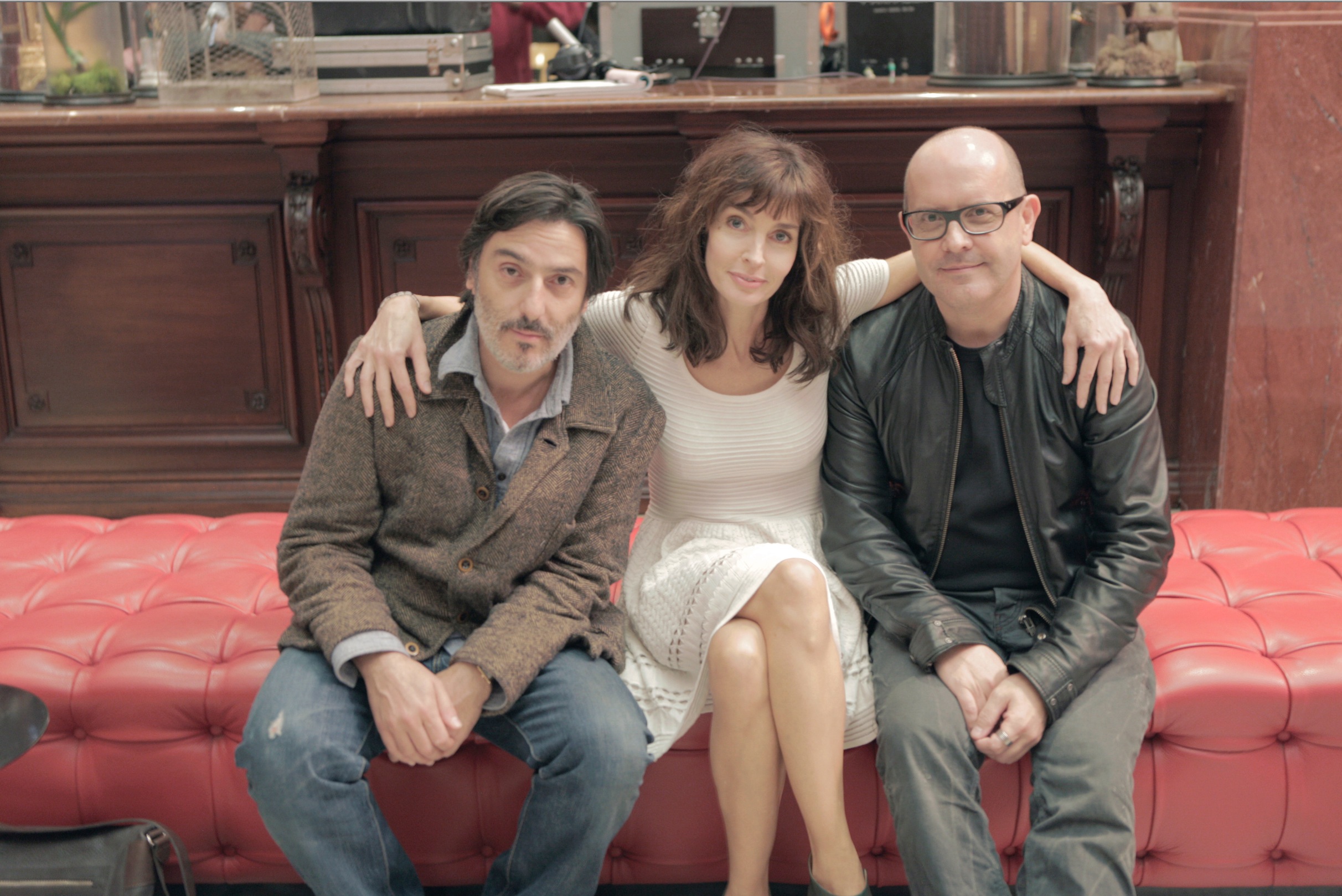 Yvan Attal, Anne Parillaud, Philippe André on Delicate Gravity Set.