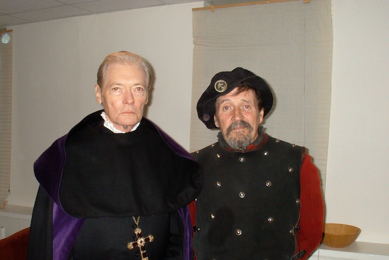 With the late,great Simon Ward on the Tudors...i cant understand why my Credit never went up.