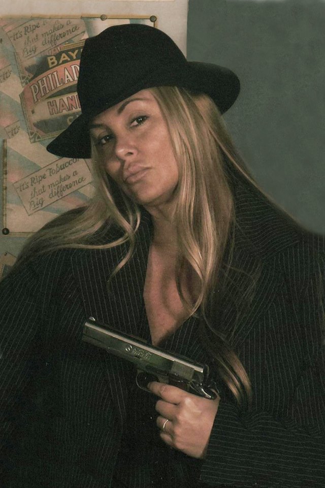 Robin Arcuri - As gangster Bonnie Parker for 'Bonnie & Clyde' - No Makeup - No Photoshop - September 2013