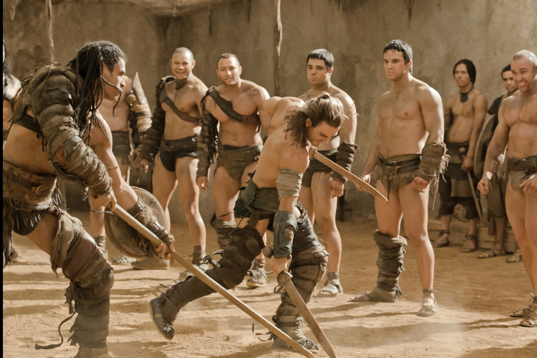 Still of Dustin Clare and Antonio Te Maioha in Spartacus: Gods of the Arena (2011)