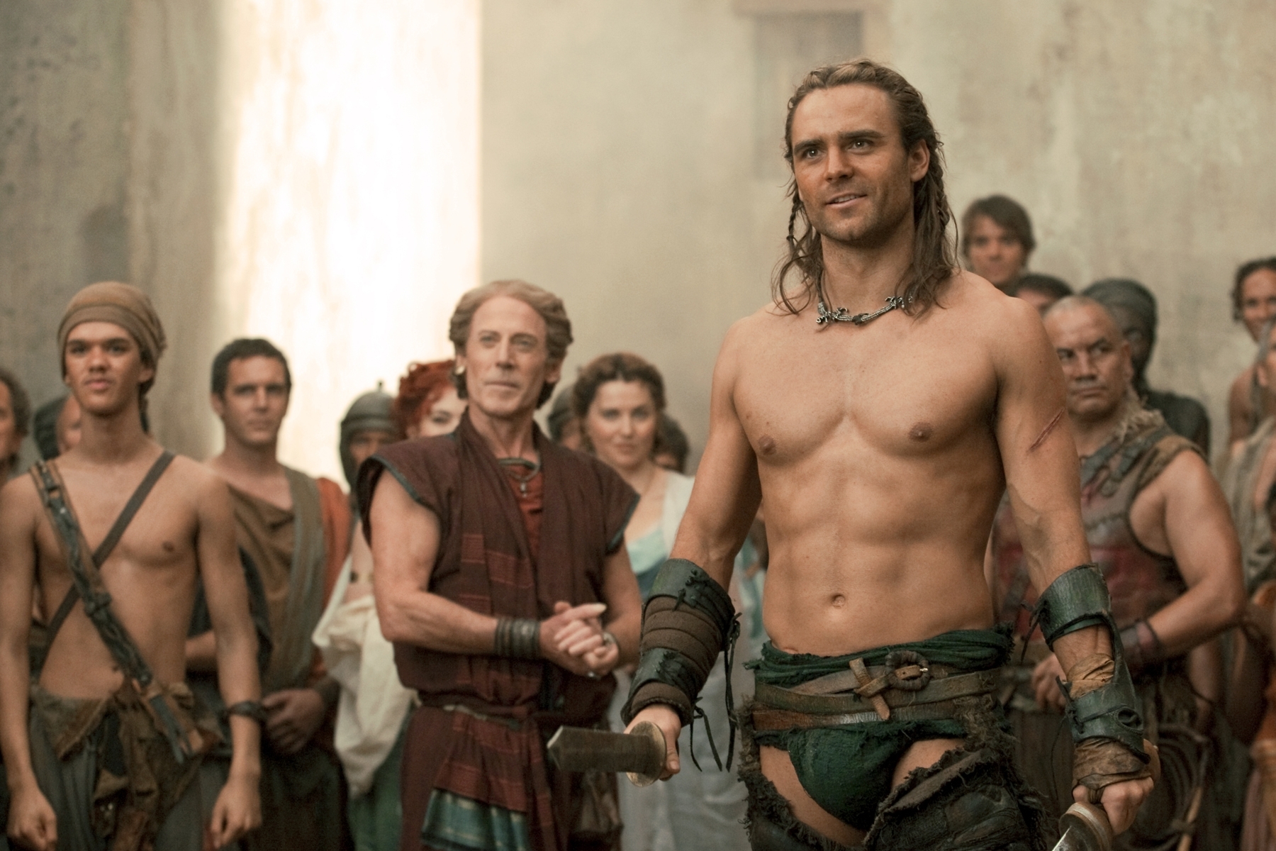 Still of Dustin Clare in Spartacus: Gods of the Arena (2011)