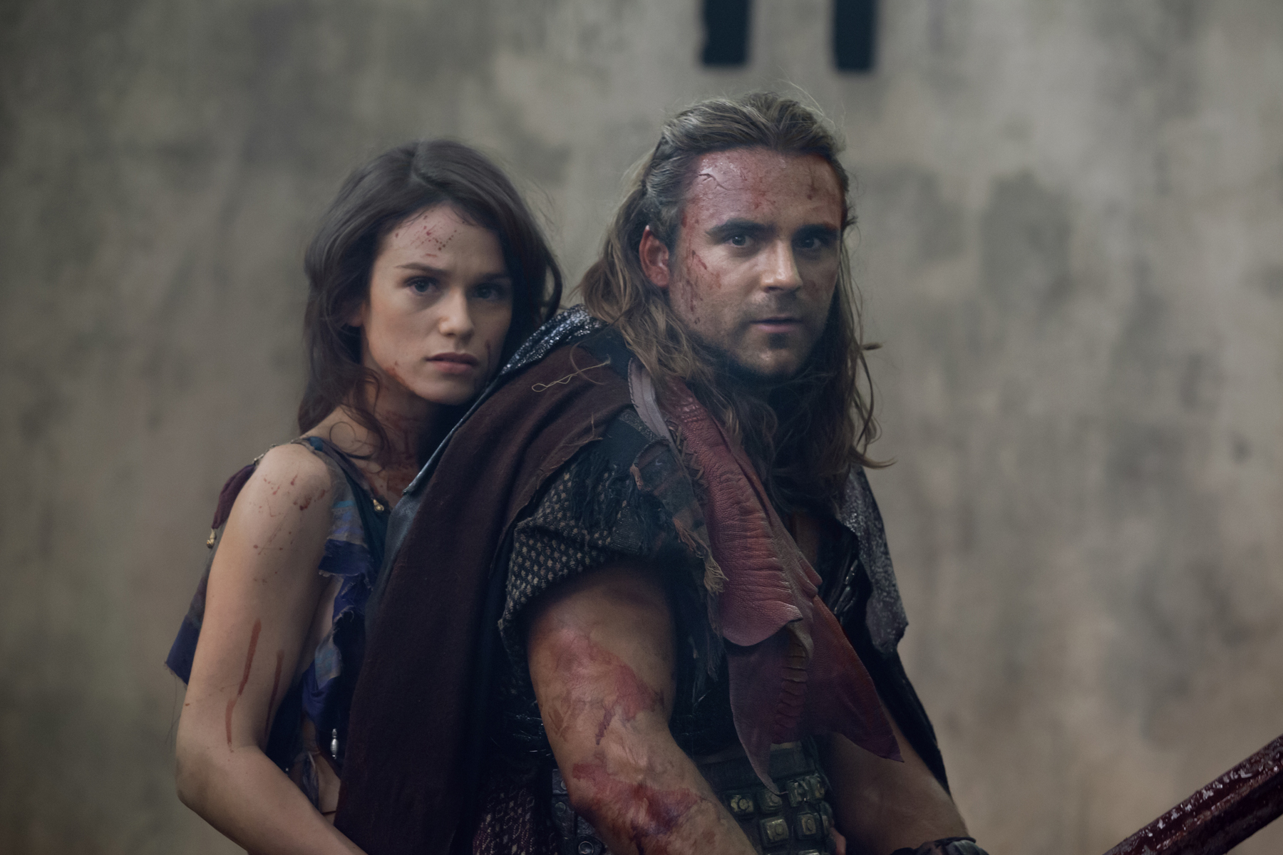 Still of Dustin Clare and Gwendoline Taylor in Spartacus: Blood and Sand (2010)