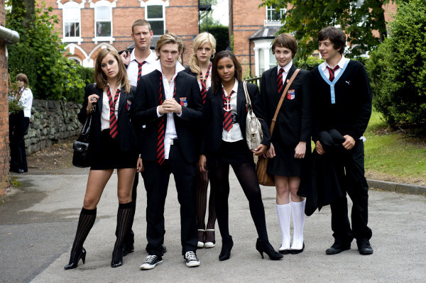 Still of Dimitri Leonidas, April Pearson, Alex Pettyfer, Larissa Wilson, Georgia King, Tom Hopper and Tuppence Middleton in Tormented (2009)