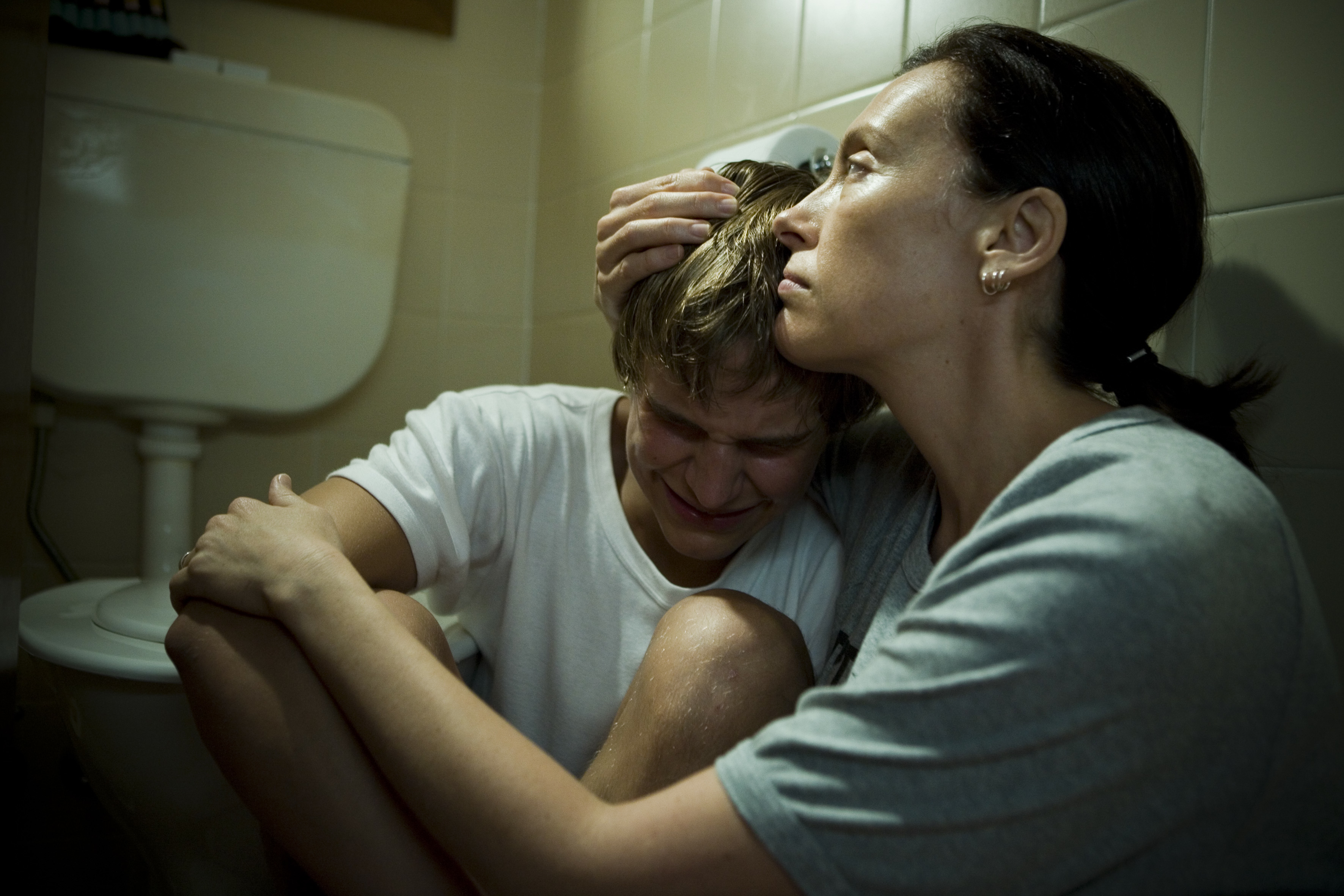 Still of Rhys Wakefield and Toni Collette in The Black Balloon