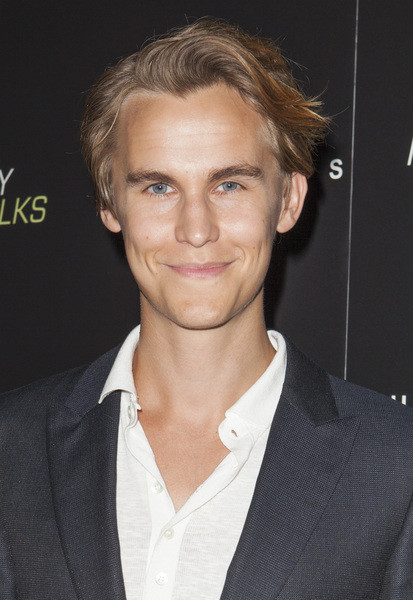 Still of Rhys Wakefield at event of Nobody Walks