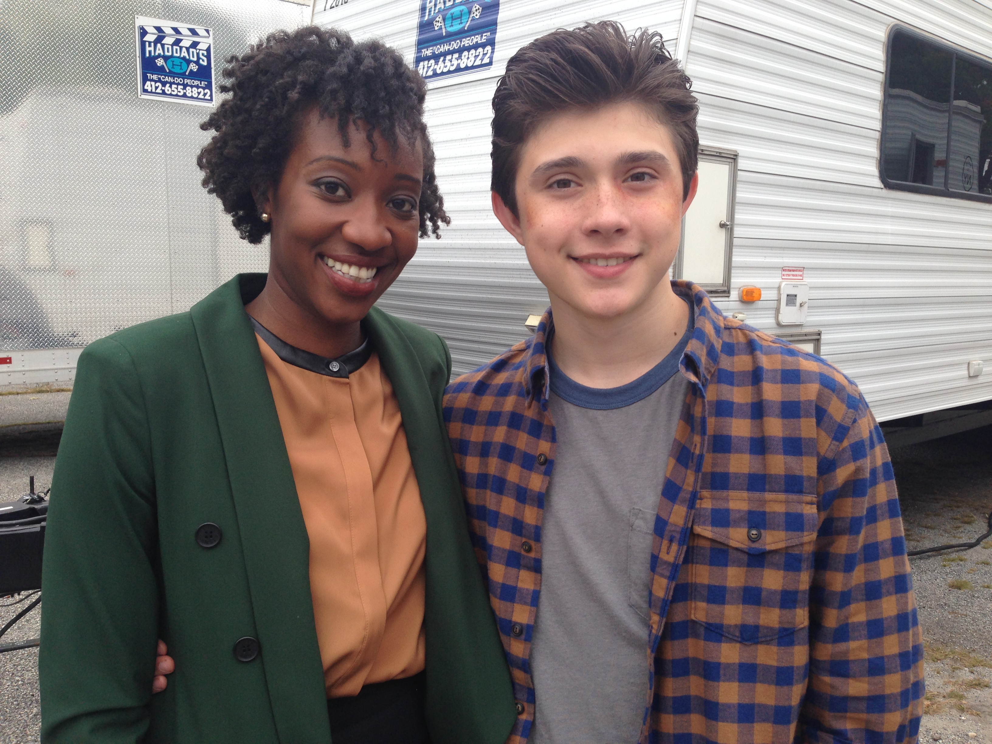 M. Hyman and Mateus Ward on set of CBS's Hostages