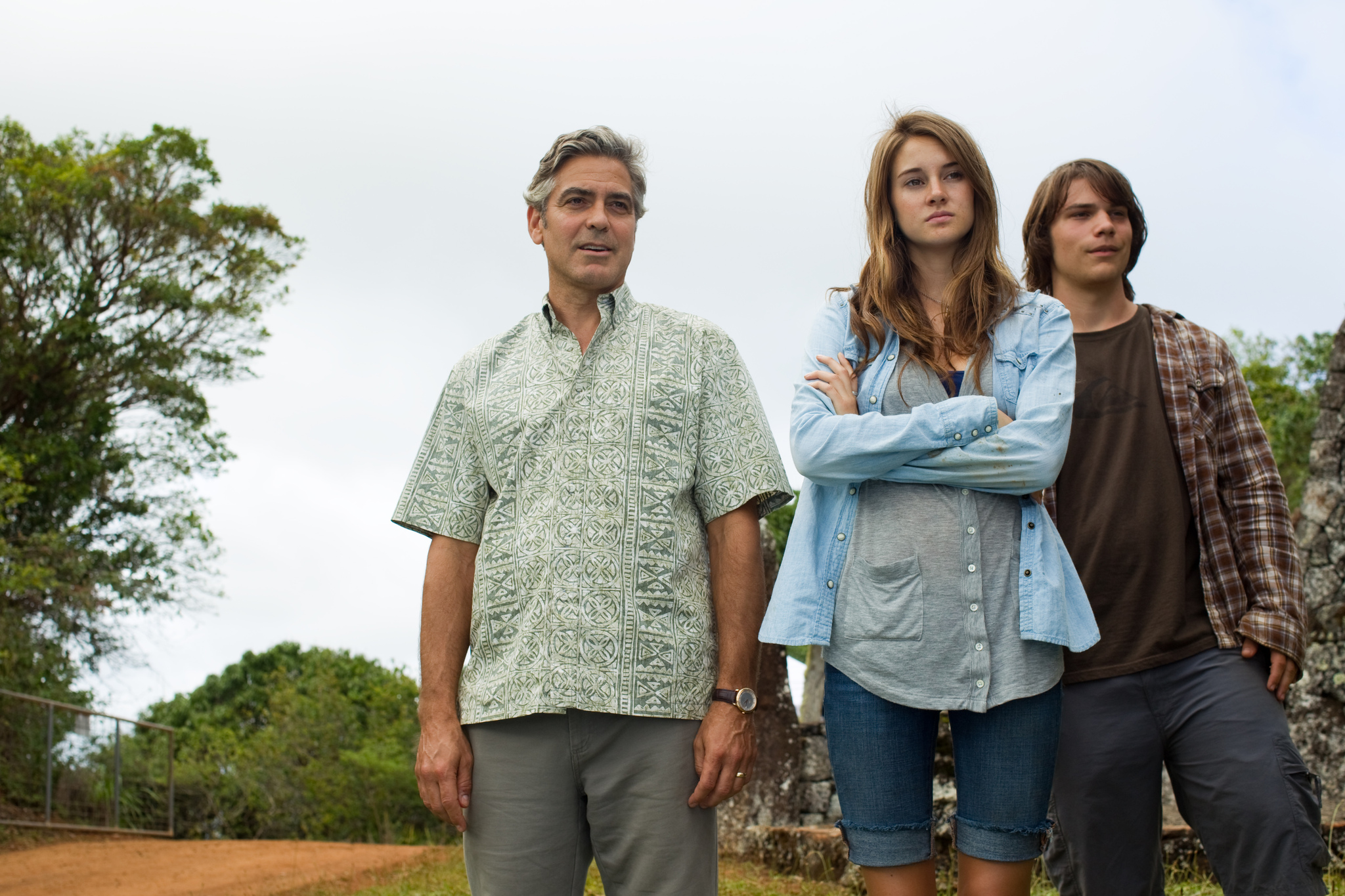 Still of George Clooney, Shailene Woodley and Nick Krause in Paveldetojai (2011)