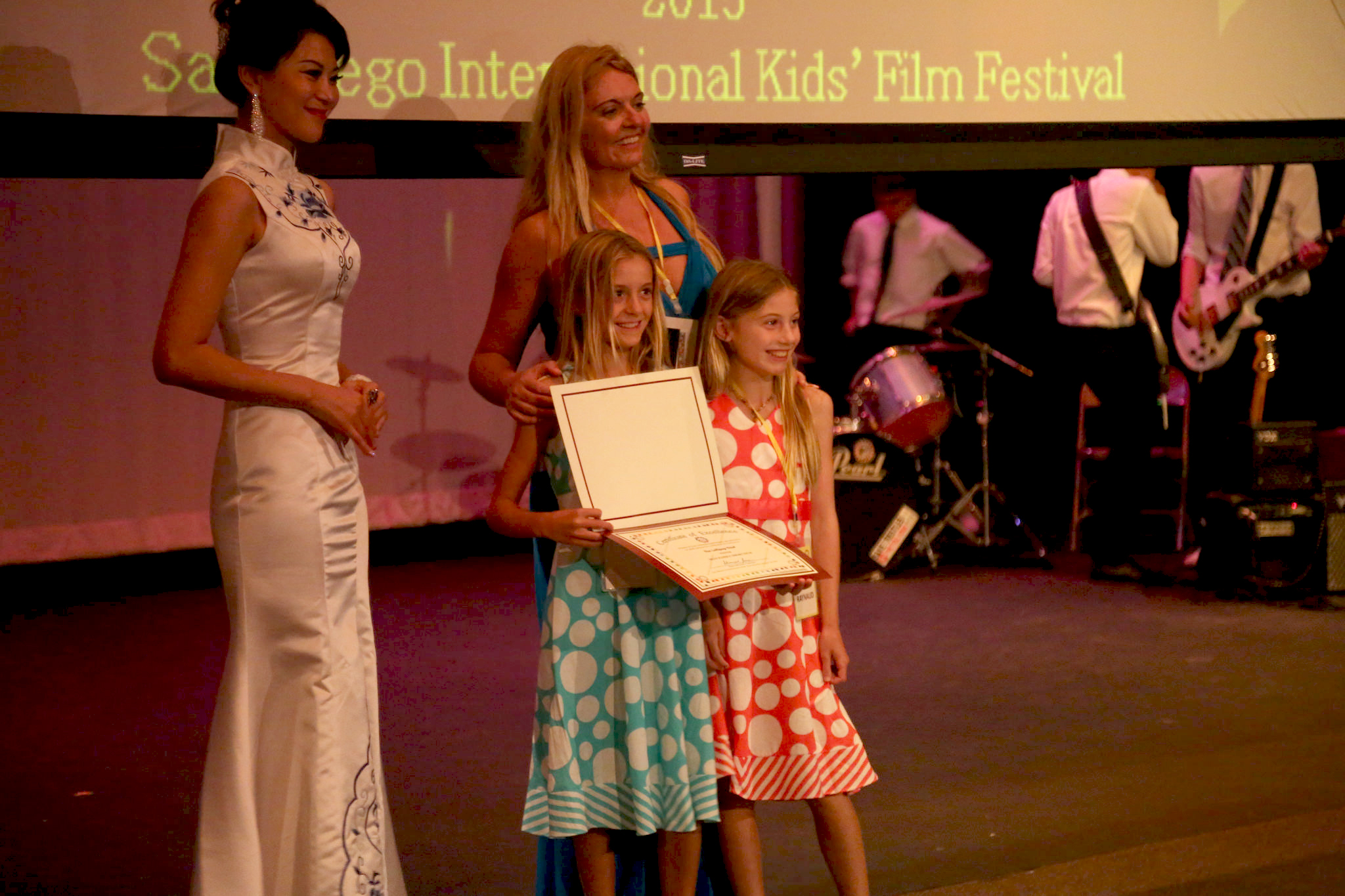 THE LOLLIPOP THIEF wins Best Family Short Film Award at the San Diego International Kids Film Festival 2015. Bruna Matsin, Victoire Raynaud, Celeste Raynaud
