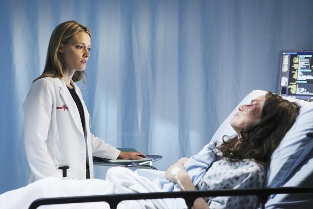Still of KaDee Strickland and Jamie Elle Mann in Private Practice (2007)