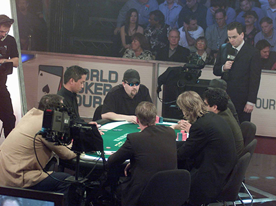 Matt Savage announcing the final table of the 2004 Bay 101 Shootout.
