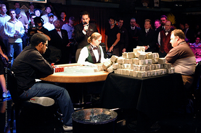 Matt Savage announcing the final table of the 2004 World Series of Poker.