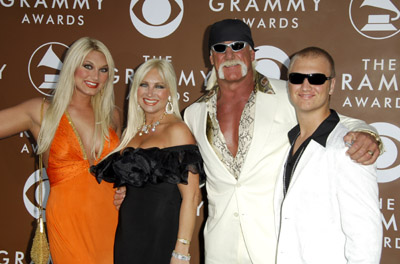 Hulk Hogan, Brooke Hogan, Linda Hogan and Nick Hogan at event of The 48th Annual Grammy Awards (2006)