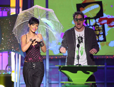 Brendan Fraser and Rihanna at event of Nickelodeon Kids' Choice Awards 2008 (2008)