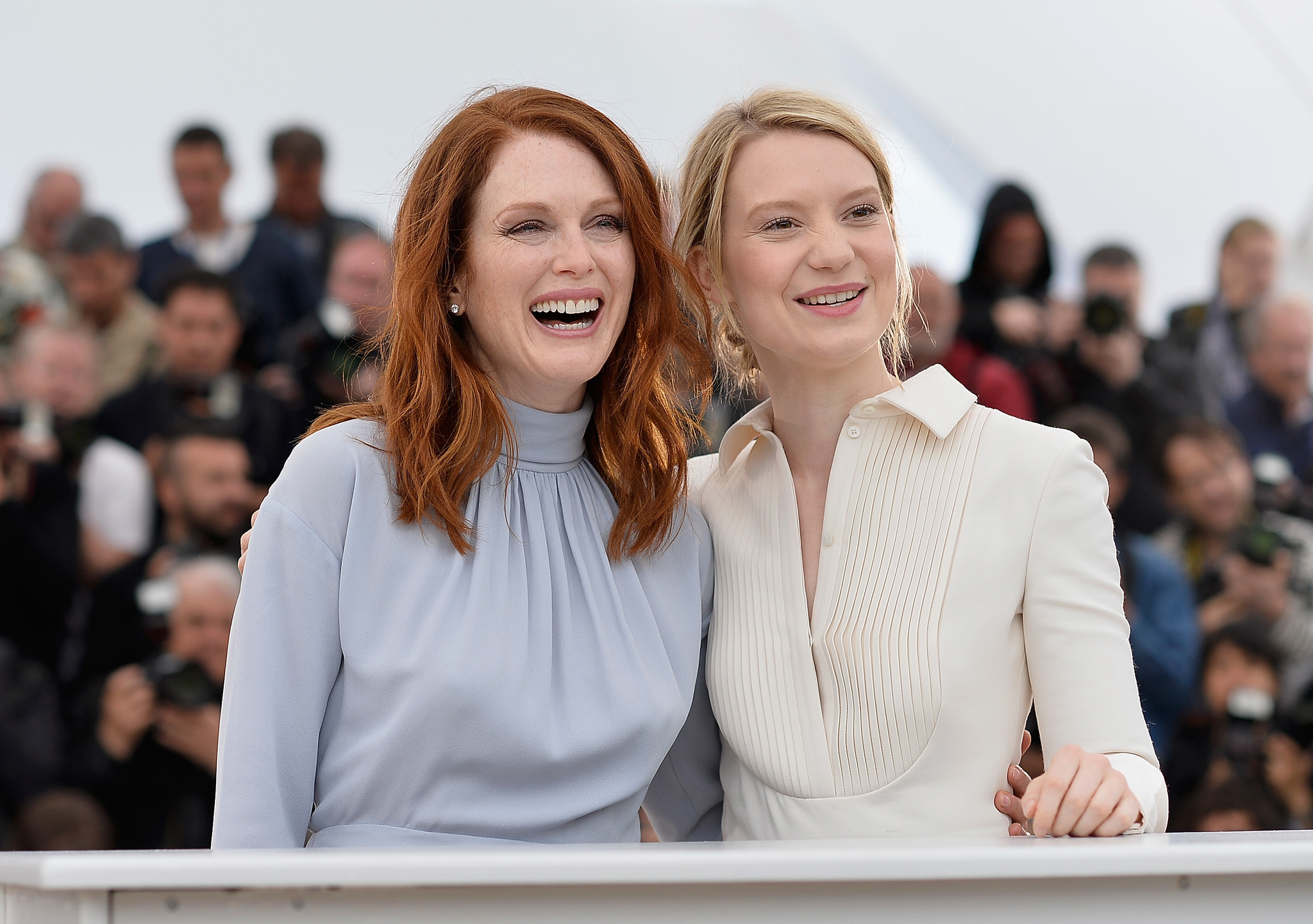 Julianne Moore and Mia Wasikowska at event of Maps to the Stars (2014)