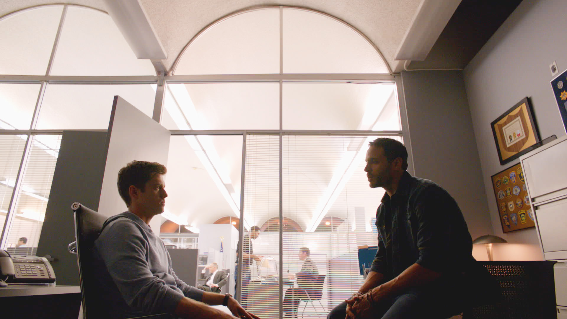 Still of Daniel Sunjata and Aaron Tveit in Graceland (2013)