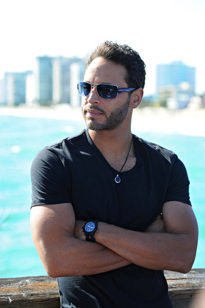 Still of Daniel Sunjata in Graceland (2013)