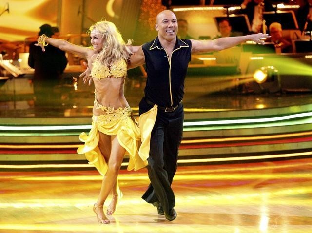 Still of Kirstie Alley, Kym Johnson and Hines Ward in Dancing with the Stars (2005)