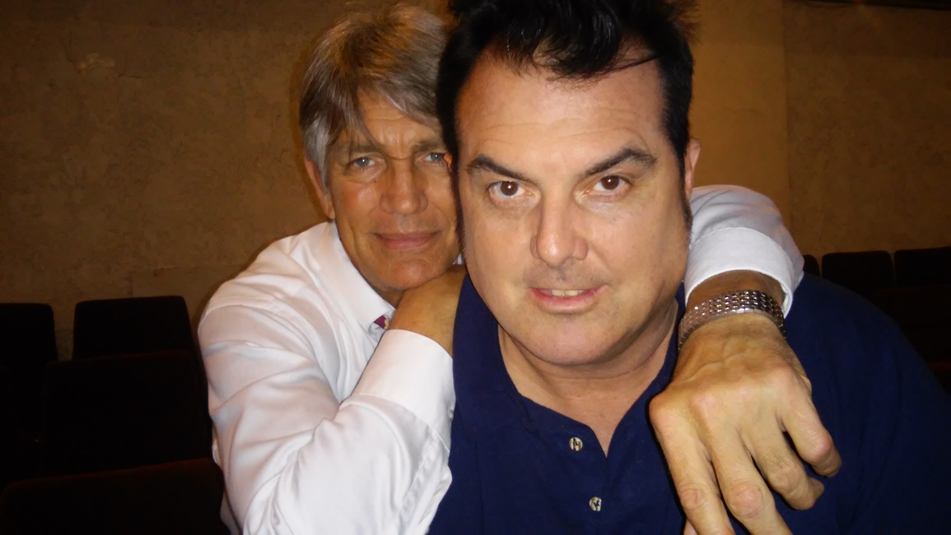 Eric ROBERTS with Elvis GUINAN on the set of 