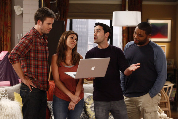 Still of Anthony Anderson, Jesse Bradford, Jamie-Lynn Sigler and Zach Cregger in Guys with Kids (2012)