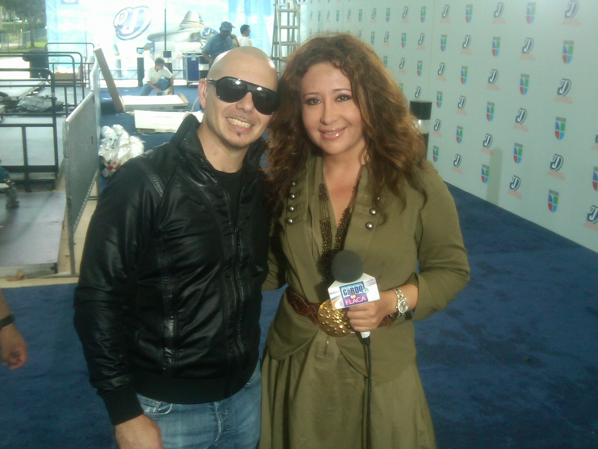 Jessica Maldonado and Pitbull Premios Juventud Univision Network