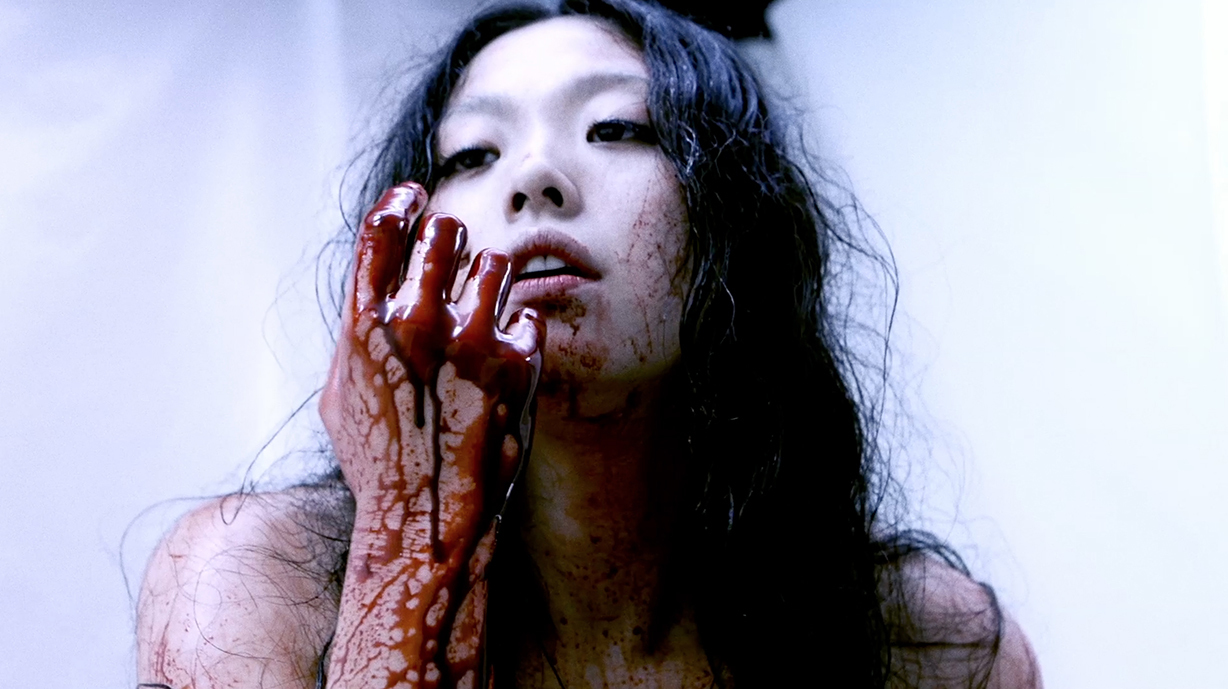 Still of Asami in Gun Woman (2014)