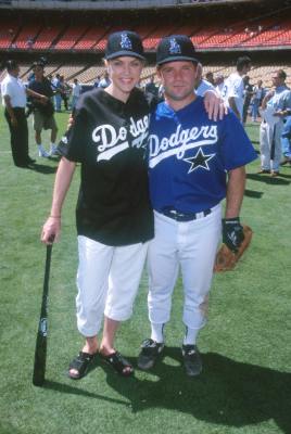 Sean Astin and Elaine Hendrix