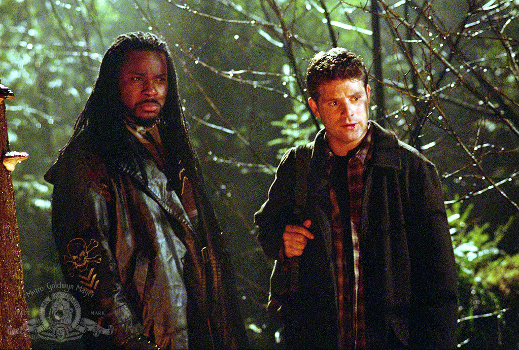 Still of Sean Astin and Malcolm-Jamal Warner in Jeremiah (2002)