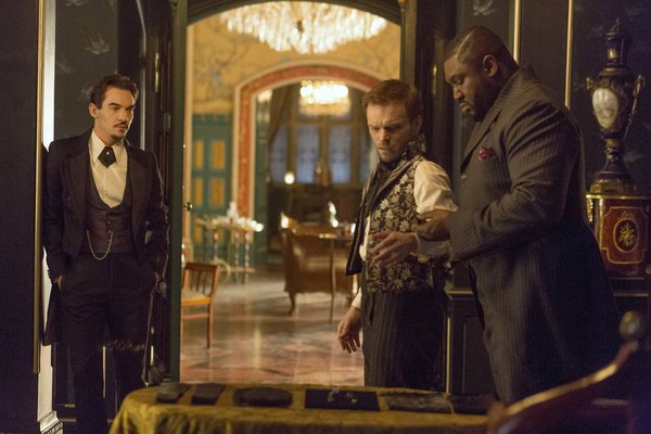 Still of Jonathan Rhys Meyers, Alec Newman and Nonso Anozie in Dracula (2013)