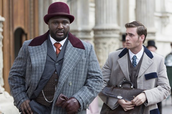 Still of Nonso Anozie and Oliver Jackson-Cohen in Dracula (2013)