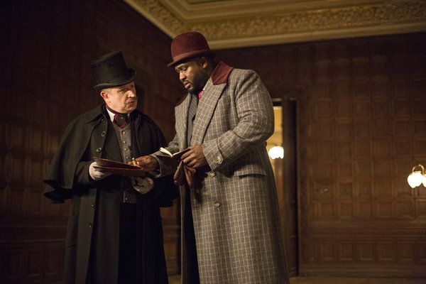 Still of Scott Alexander Young and Nonso Anozie in Dracula (2013)