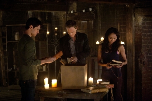 Still of Kat Graham, David Anders and Steven R. McQueen in Vampyro dienorasciai (2009)