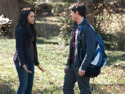 Still of Kat Graham and Steven R. McQueen in Vampyro dienorasciai (2009)