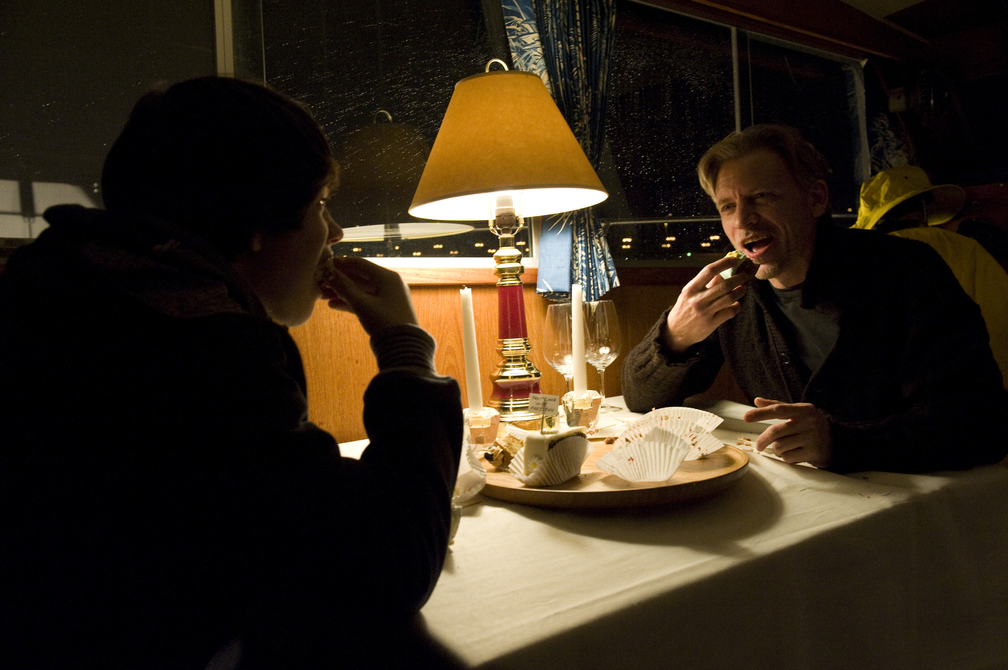 Still of Callum Keith Rennie and Jack Linden in Zmogzudyste (2011)