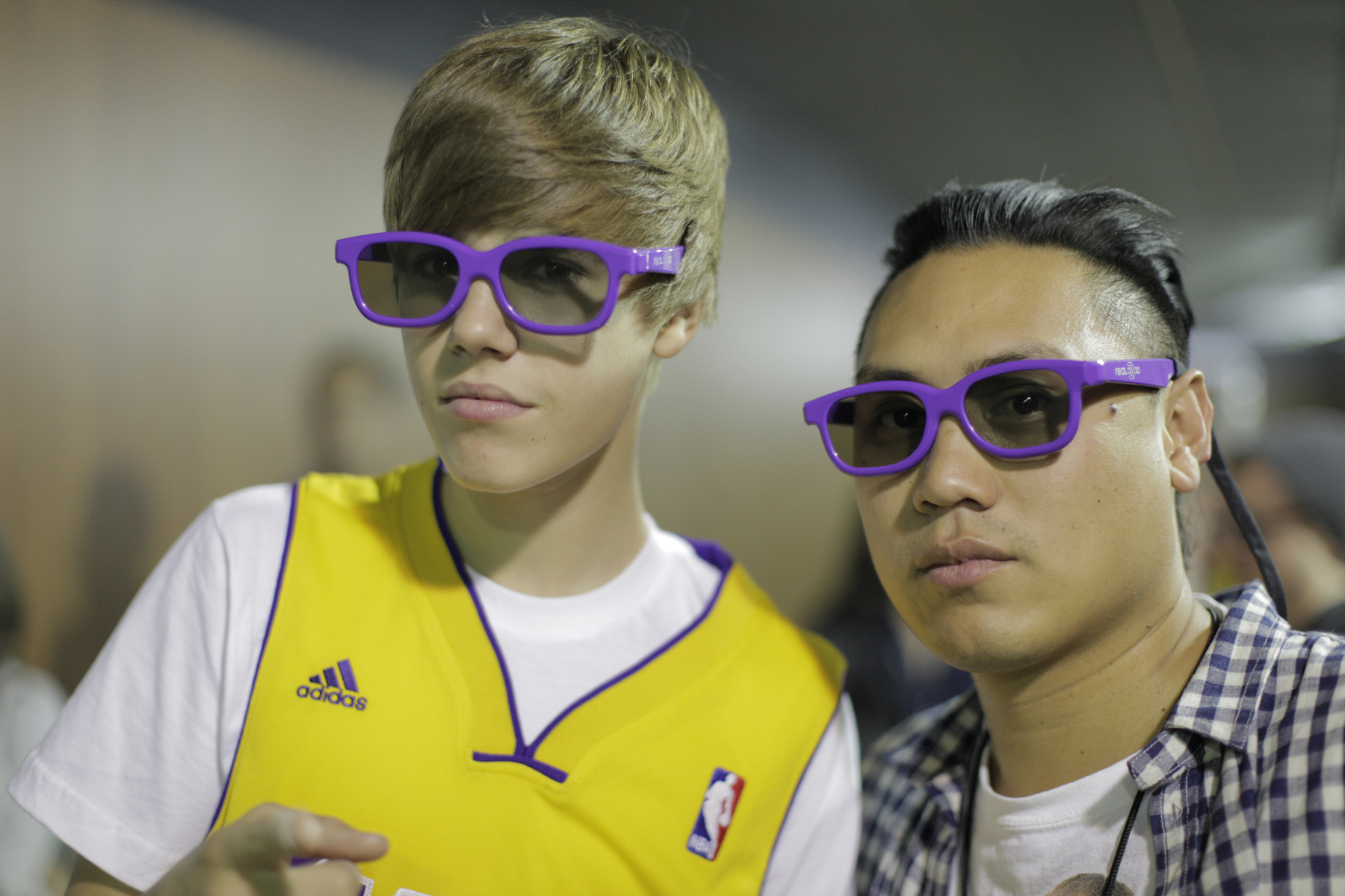 Still of Jon M. Chu and Justin Bieber in Justin'as Bieber'is: niekada nesakyk niekada (2011)