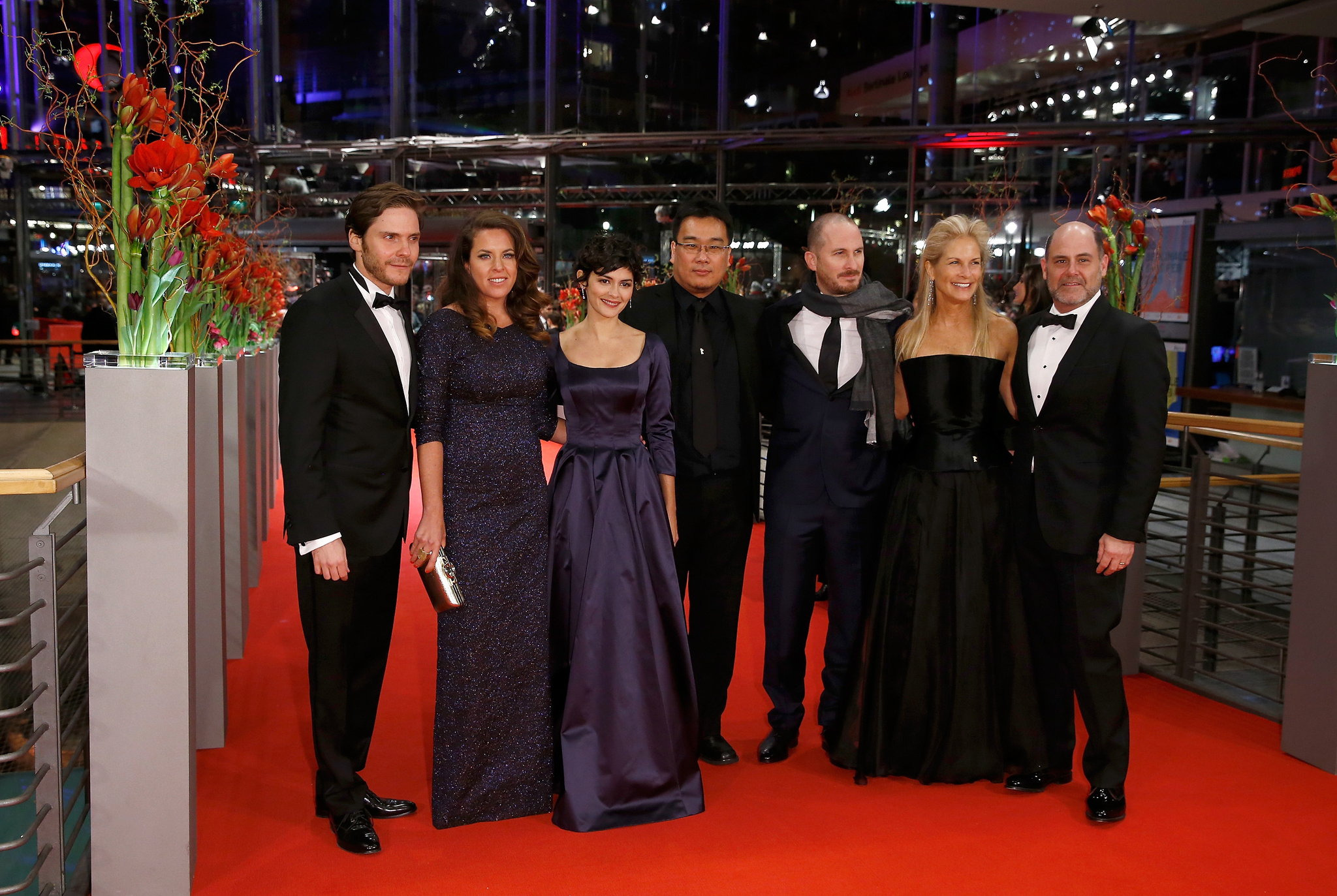 Darren Aronofsky, Joon-ho Bong, Daniel Brühl, Martha De Laurentiis, Audrey Tautou, Matthew Weiner and Claudia Llosa at event of Nadie quiere la noche (2015)