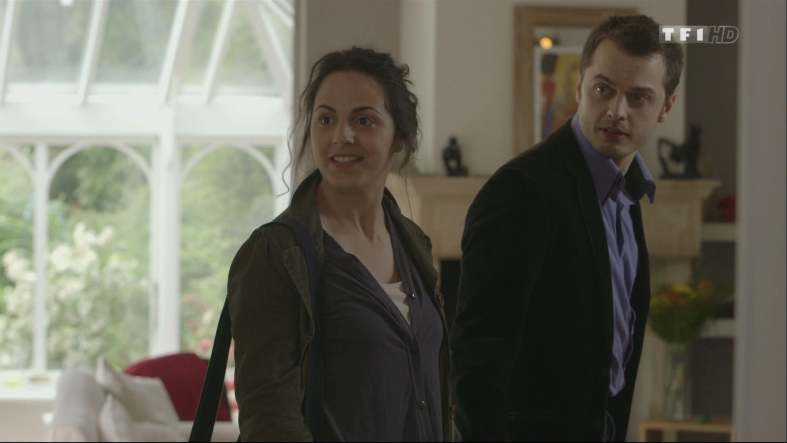 Maximilien Poullein as 'Jean Balmont' and Chloé Duong as 'Charlotte' in 'Une Histoire, une urgence' (Episode: 'Une Mariée complexée' / Director: Emmanuelle Caquille / TF1 Productions / 2014) Avec V