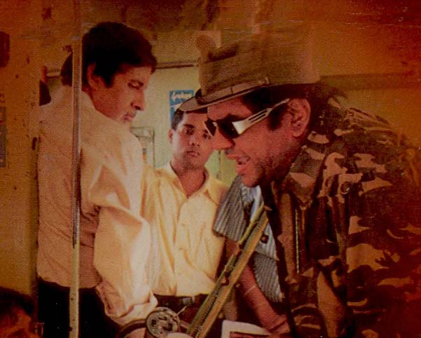 With Amitabh Bachchan & Paresh Rawal during shoot of 