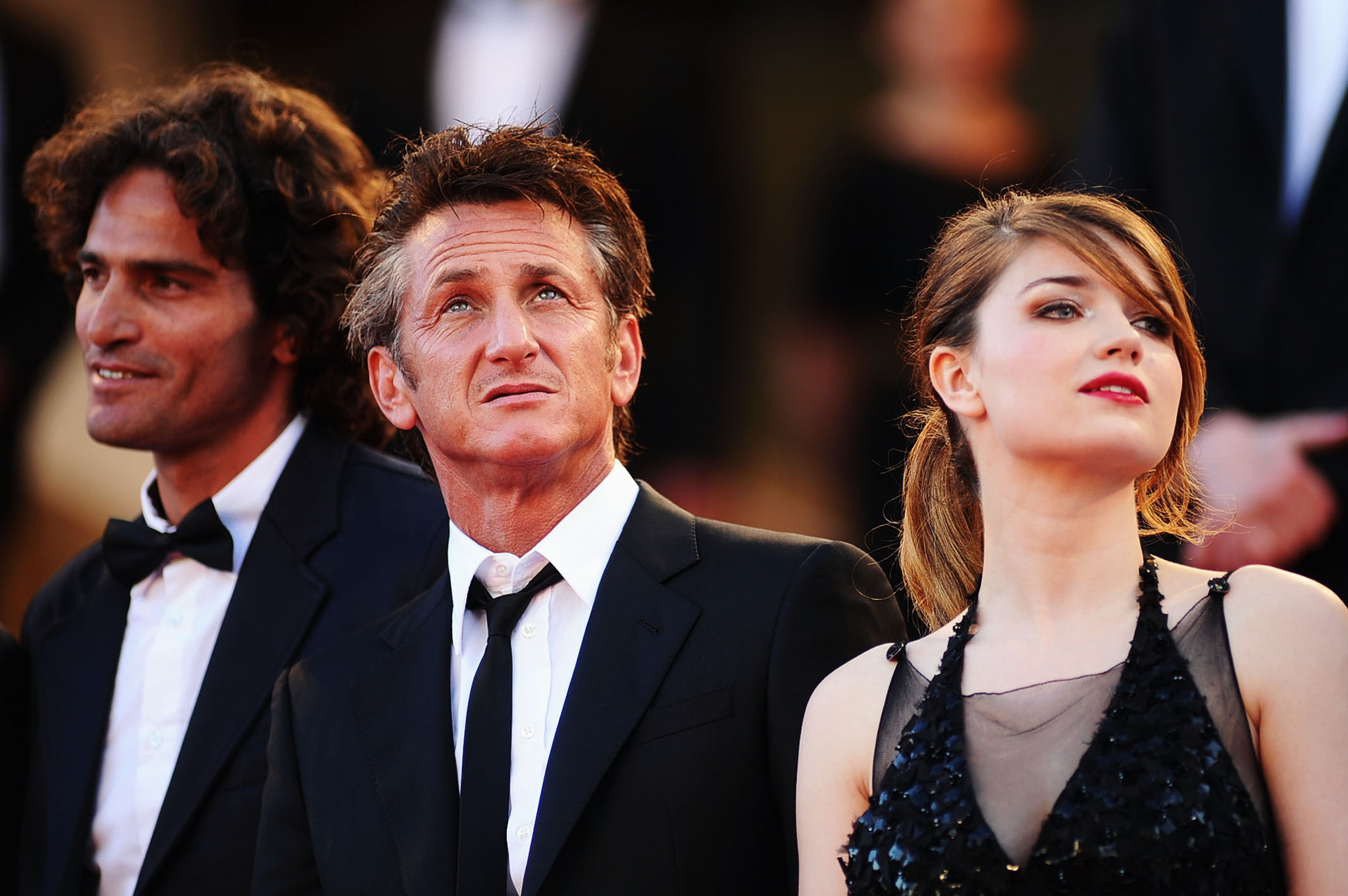 Sean Penn, Liron Levo and Eve Hewson at event of This Must Be the Place (2011)