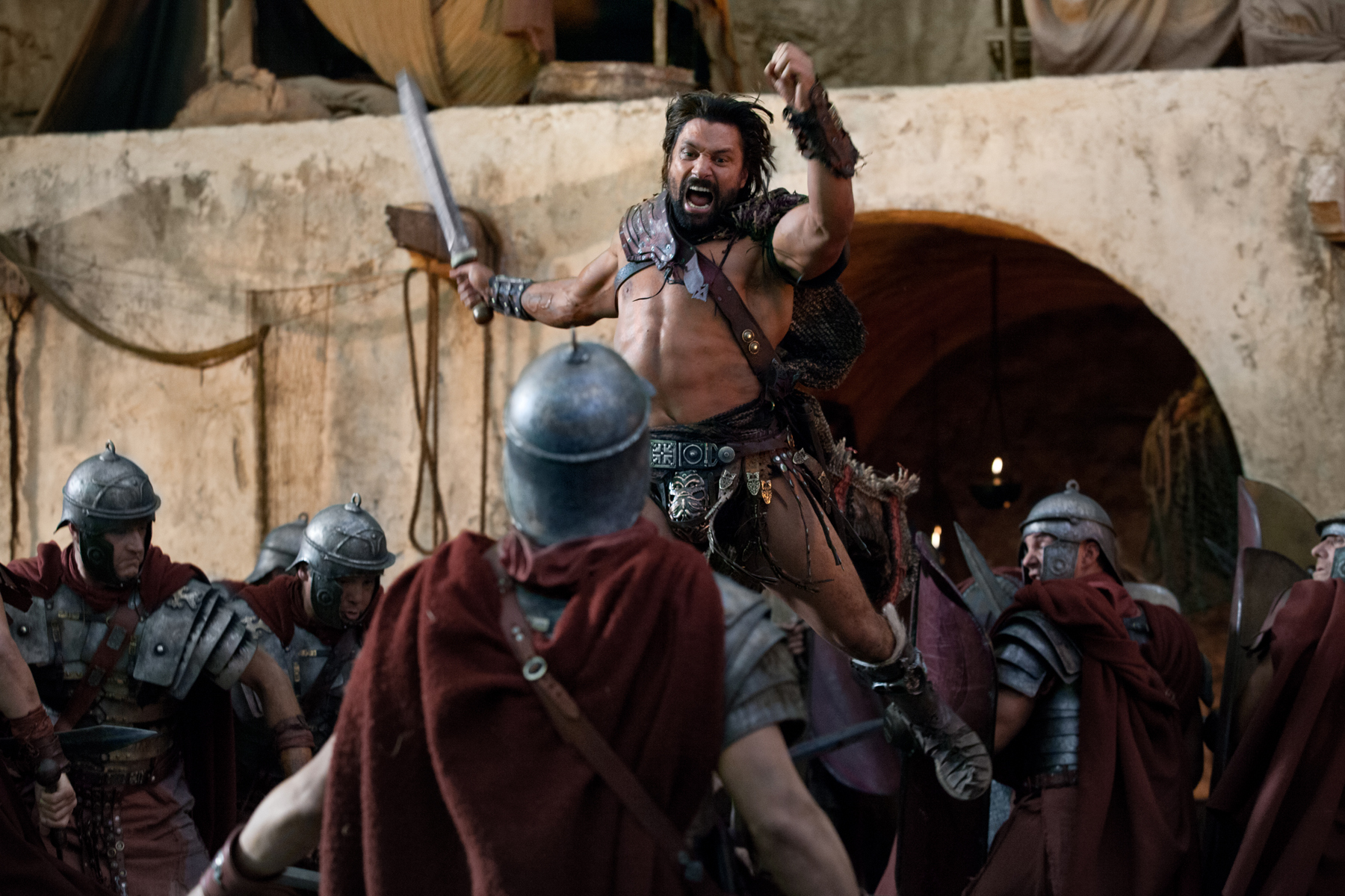 Still of Manu Bennett in Spartacus: Blood and Sand (2010)