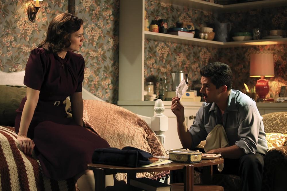 Still of Dominic Cooper and Hayley Atwell in Agent Carter (2015)