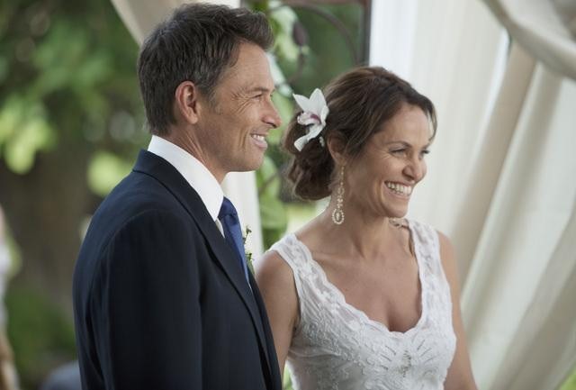 Still of Amy Brenneman and Tim Daly in Private Practice (2007)