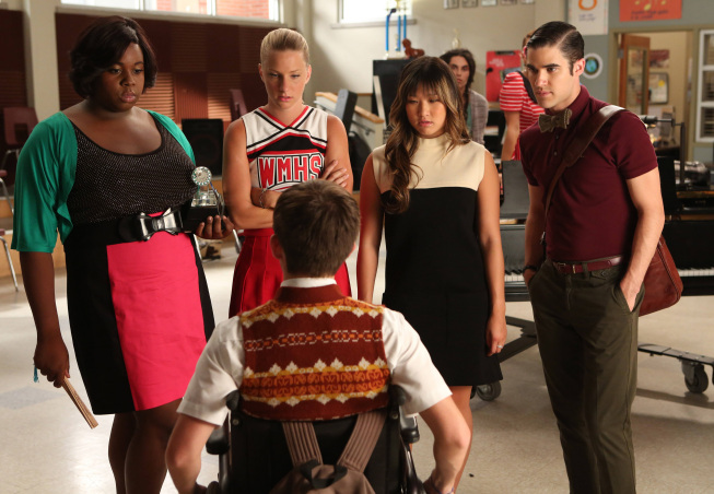Still of Darren Criss, Kevin McHale, Jenna Ushkowitz, Heather Morris and Alex Newell in Glee (2009)