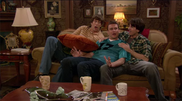 The Eriksen Brothers: Ned Rolsma (Marcus), Jason Segel (Marshall), Robert Michael Ryan (Marvin Jr.) in How I Met Your Mother - The Fight. 