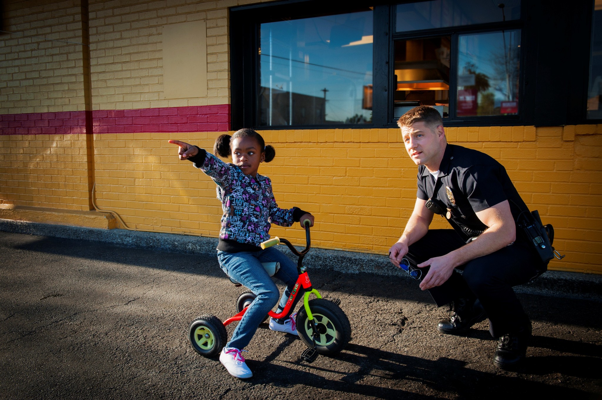 Still of Ben McKenzie in Southland (2009)