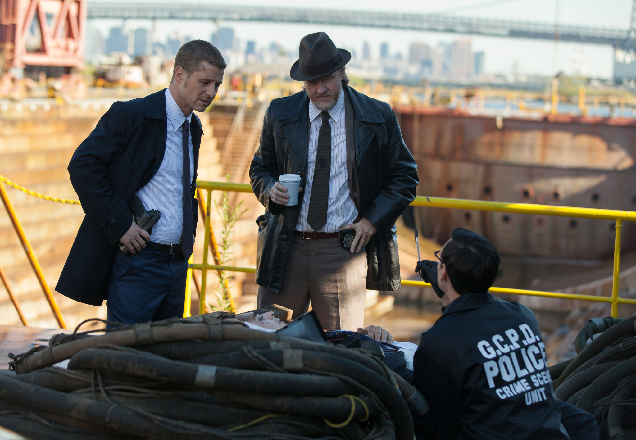 Still of Donal Logue, Ben McKenzie and Cory Michael Smith in Gotham (2014)