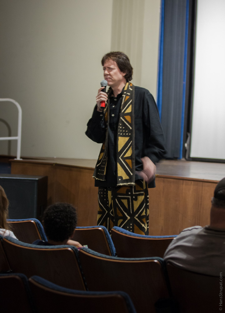 David de Hilster talking to the audience after a screening of 